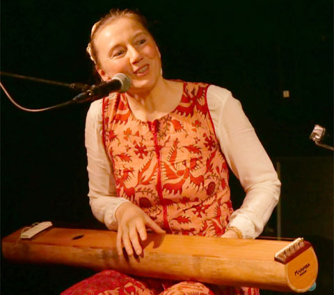 Beate Gatscha - Tanpura