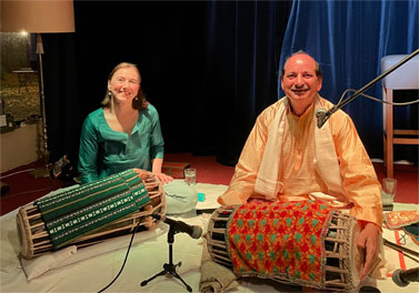 Beate Gatscha mit Dhrupadsänger Sumeet Anand Pandey
